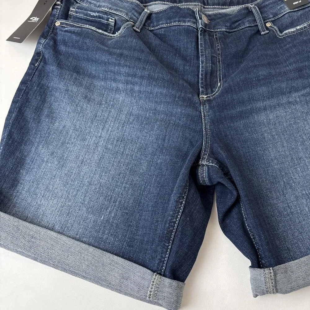 Silver Jeans Co Suki Bermuda Women's Blue Denim Shorts Size 18 New - Picture 2 of 14